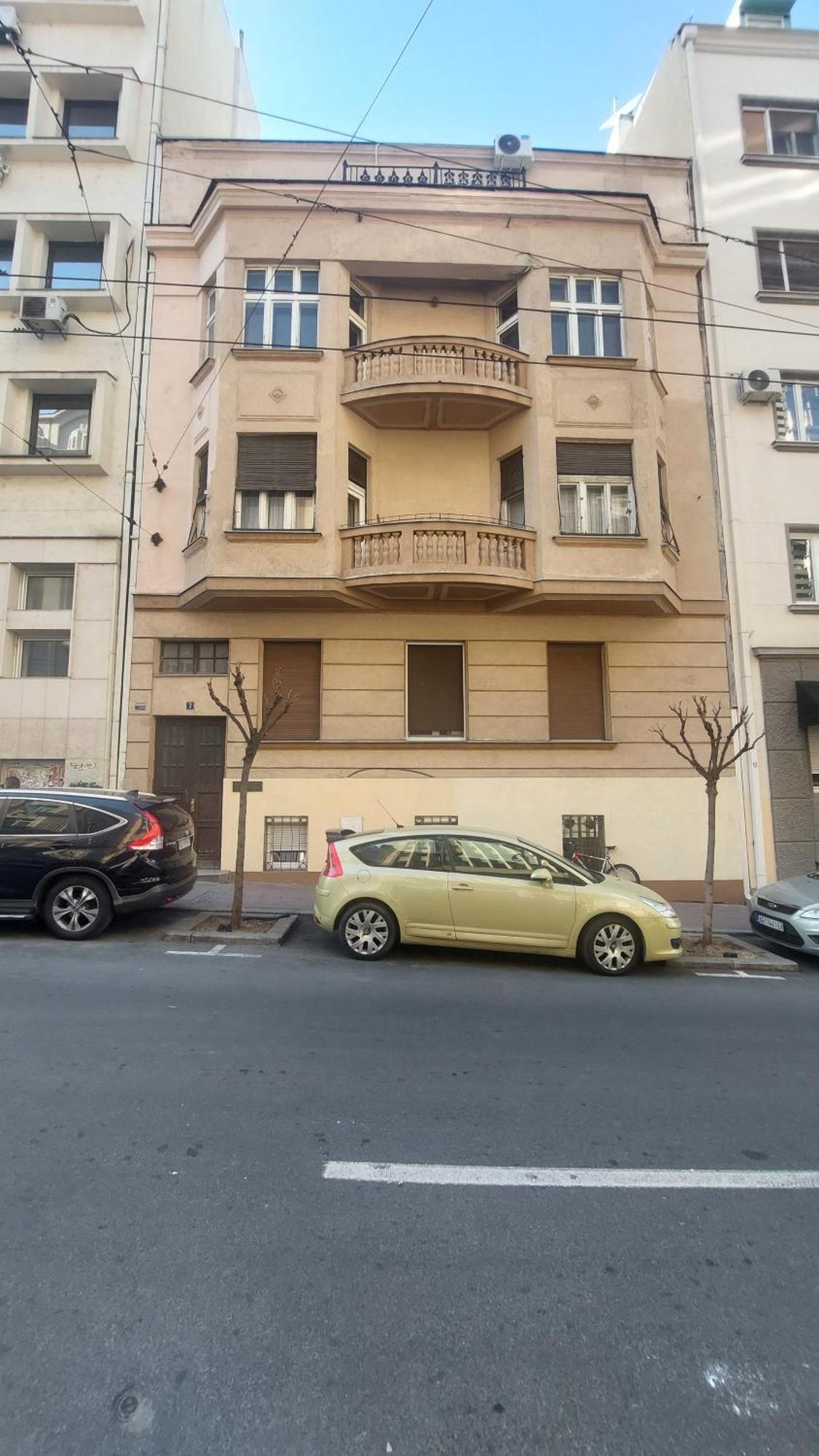 Center Point Apartment